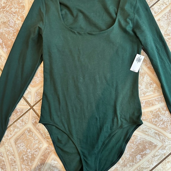 Old Navy Green Bodysuit Top with Scoop Neck - Picture 1 of 11